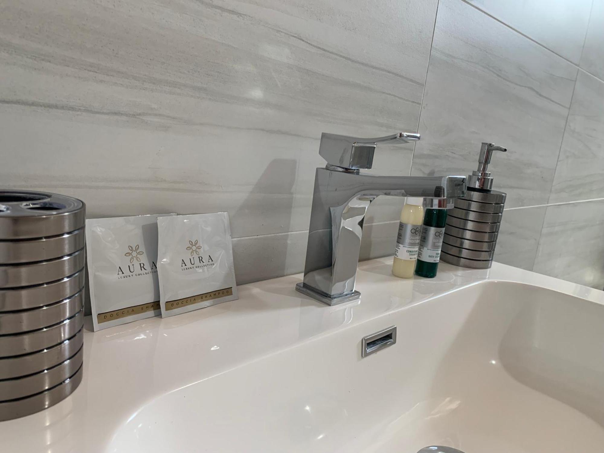 Prestige *Luxury Rooms & Appartment Монтеджордано Екстериор снимка