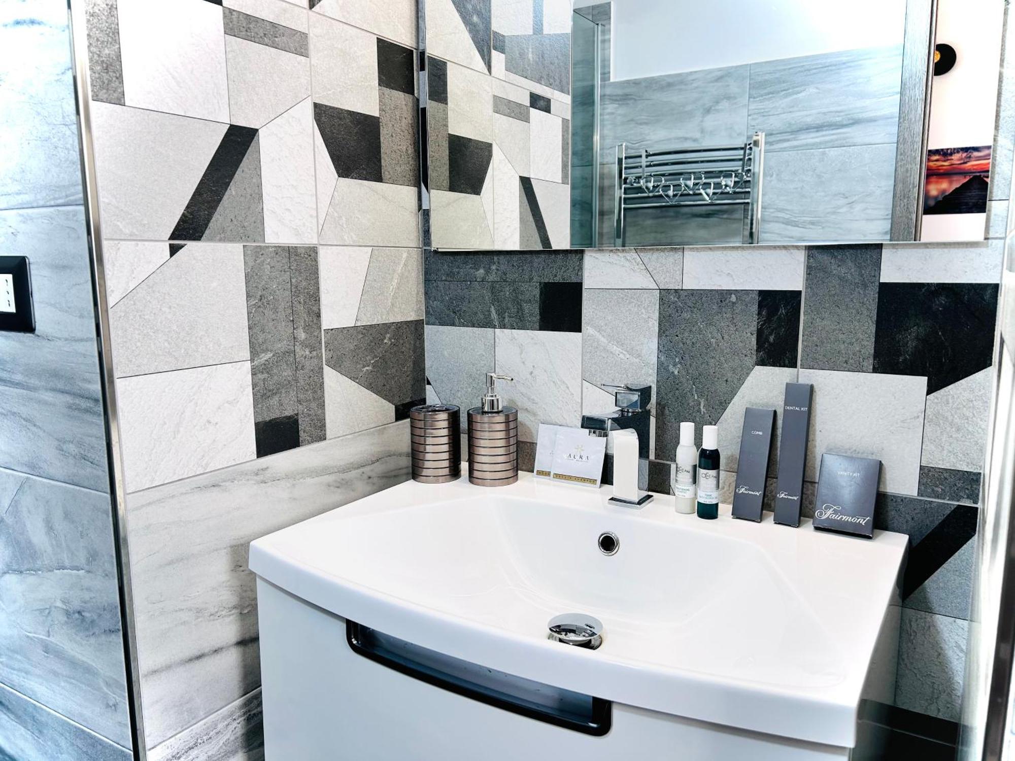 Prestige *Luxury Rooms & Appartment Монтеджордано Екстериор снимка